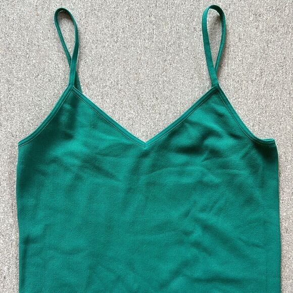 NWOT Free People Intimately Soft Stretchy V-neck Cami Tank Top in Green XS/S - Picture 2 of 10